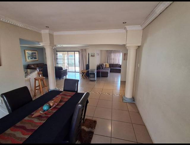 4 BEDROOM HOUSE FOR SALE IN DAWN PARK EXT